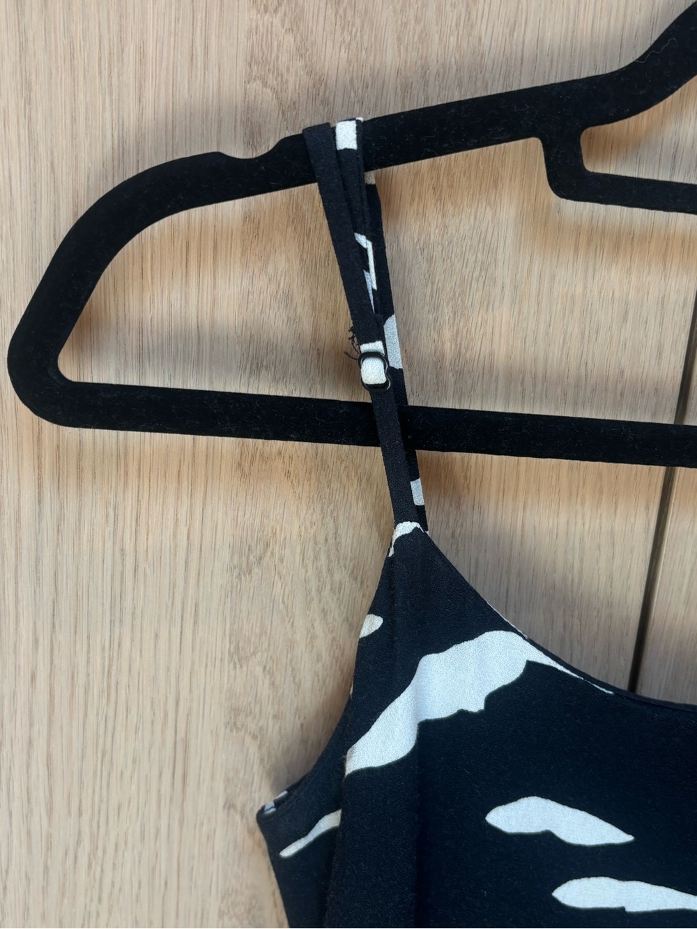 Reformation tank black & white